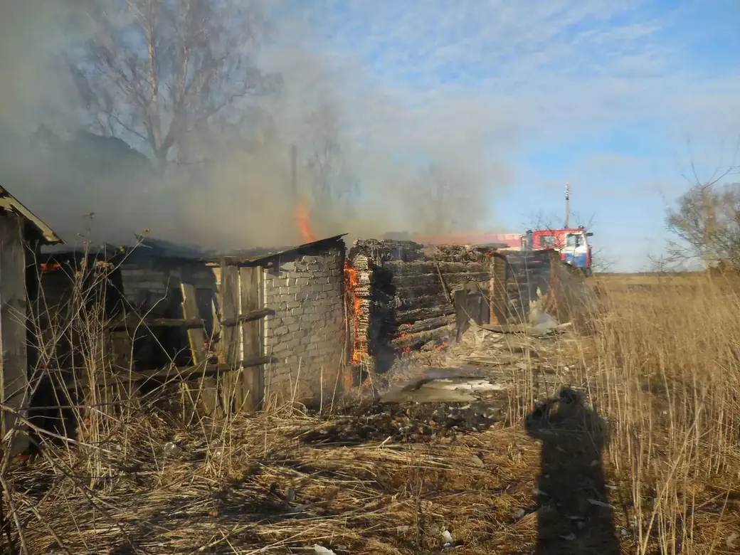 В Бобруйском районе горел дом – хозяев не было на месте | bobruisk.ru