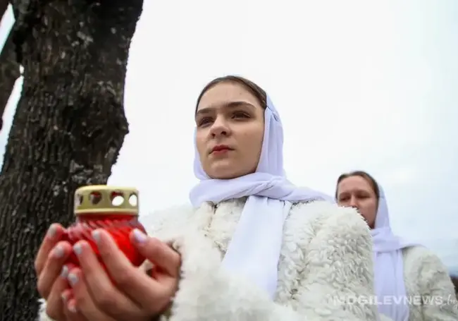 В деревне Борки почтили память безвинно погибших жителей. Фотофакт