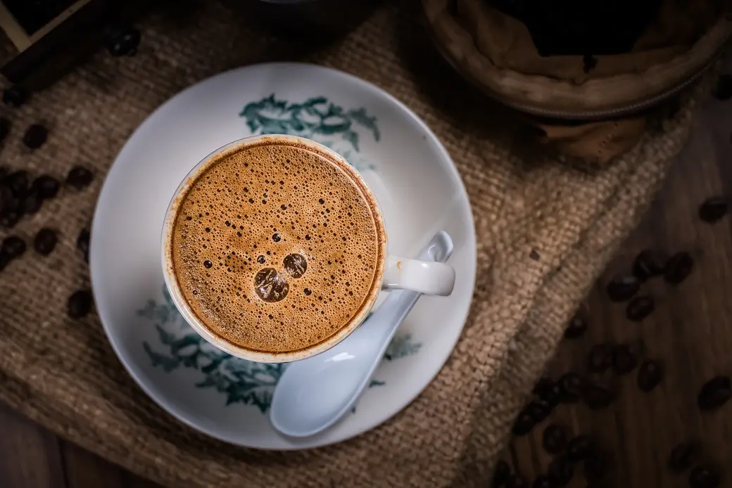 Как приготовить кофе с пенкой? — Рецепт как сделать пенку в кофе дома | Hot Cup