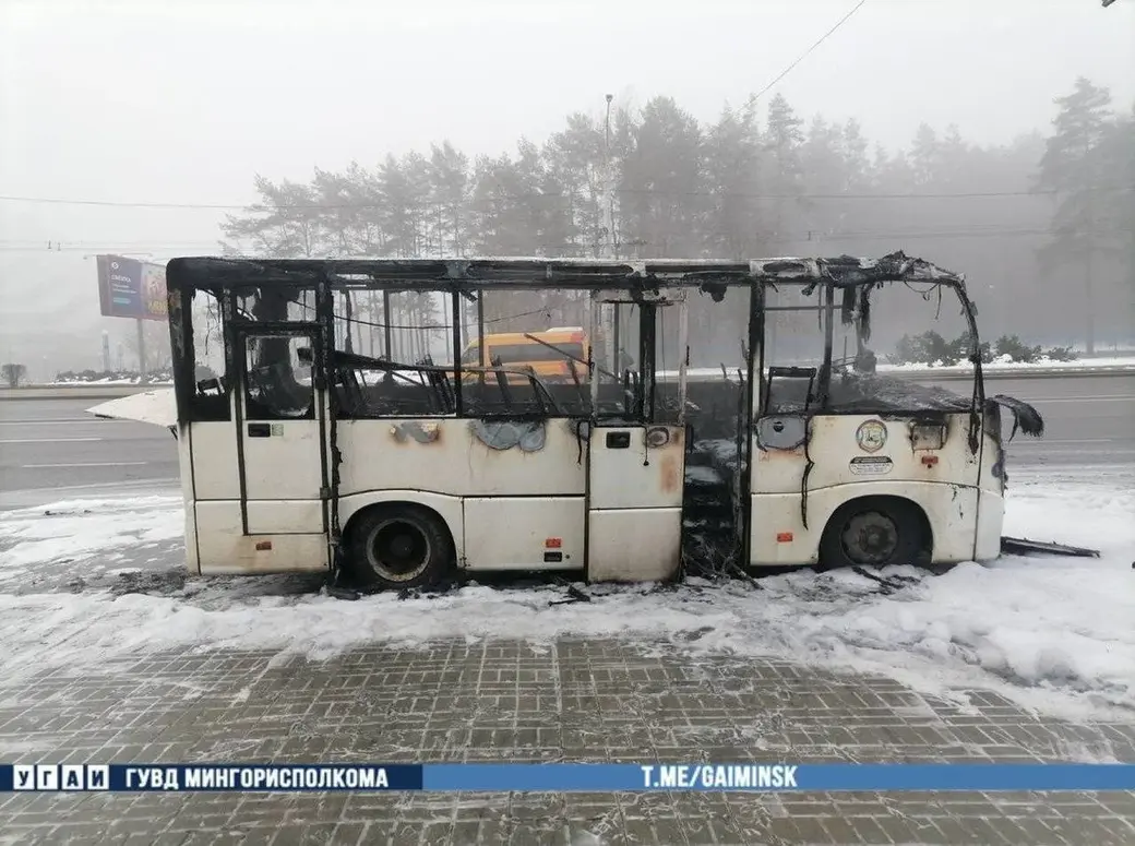 В Минске на проспекте Независимости сгорел междугородний автобус |  bobruisk.ru