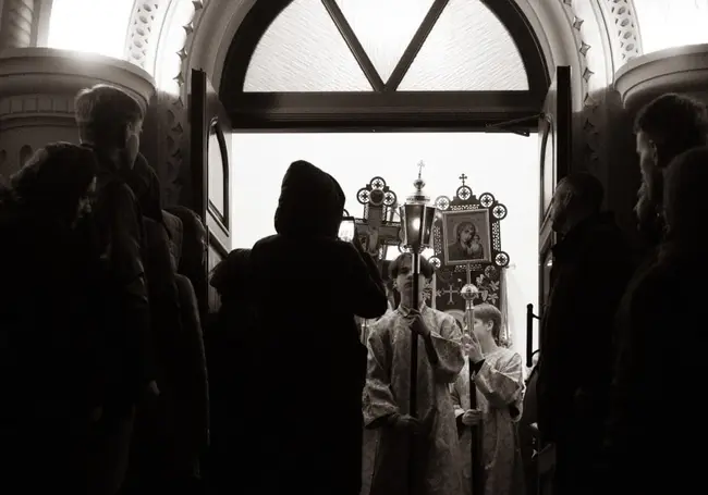 «Христос Воскресе!» Наш фоторепортаж с ночного богослужения в Свято-Иверском храме Бобруйска