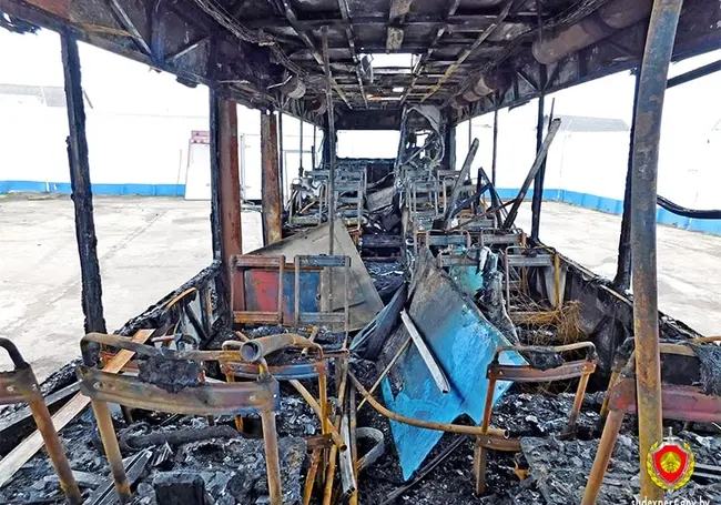 Угон автобуса в Барановичах: угонщик не снял ручник, поэтому автобус загорелся
