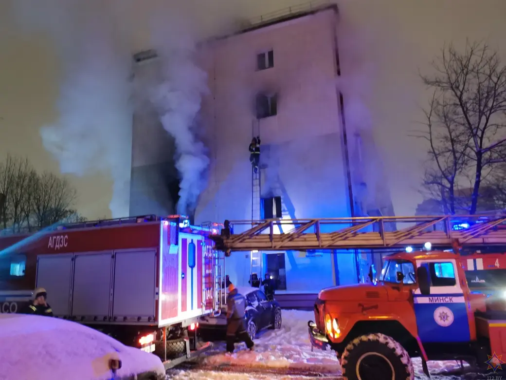 Пожар в пятиэтажке в Минске: погибли шесть человек, среди них ребенок |  bobruisk.ru