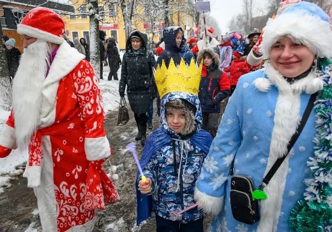Когда в Бобруйске пройдет шествие Дедов Морозов и зажгут огни на главной елке