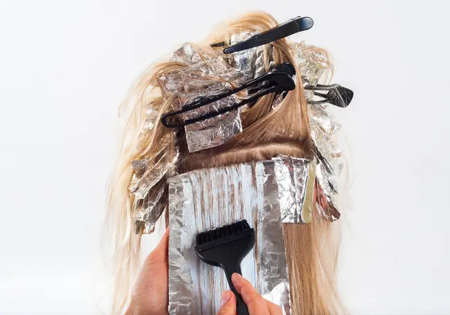 Как отмыть краску для волос с одежды в домашних условиях: только рабочие методы