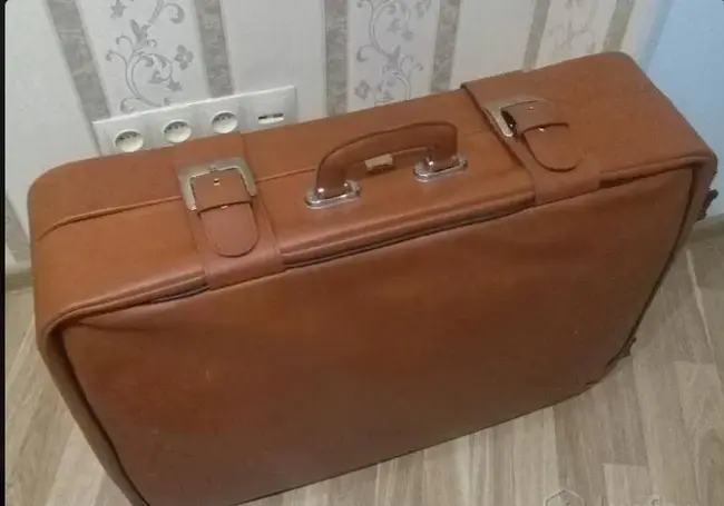 Аккордеон, мебель и чемодан: что продают бобруйчане?