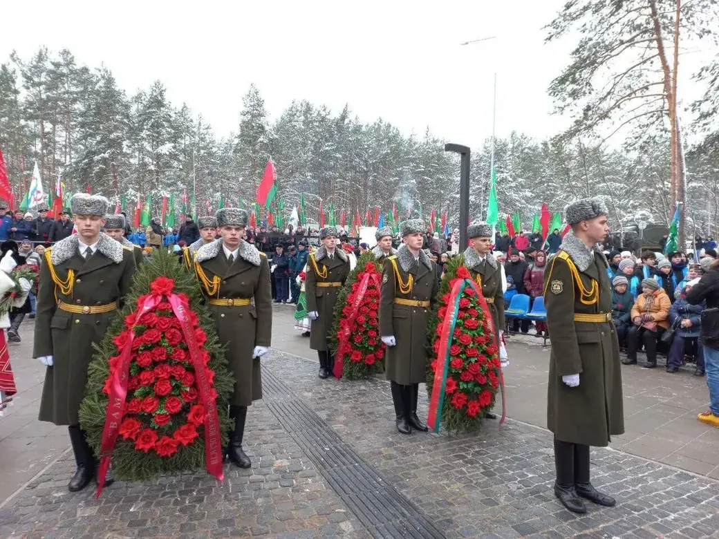 В Озаричах открыли мемориальный комплекс узникам лагеря смерти. Фотофакт |  bobruisk.ru