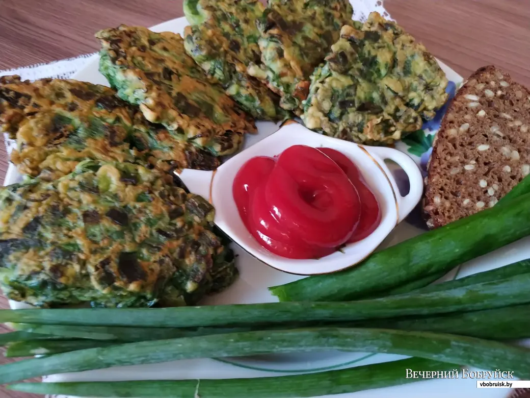 Котлеты из зеленого лука и яиц | Рецепт | Идеи для блюд, Овощные гарниры, Еда