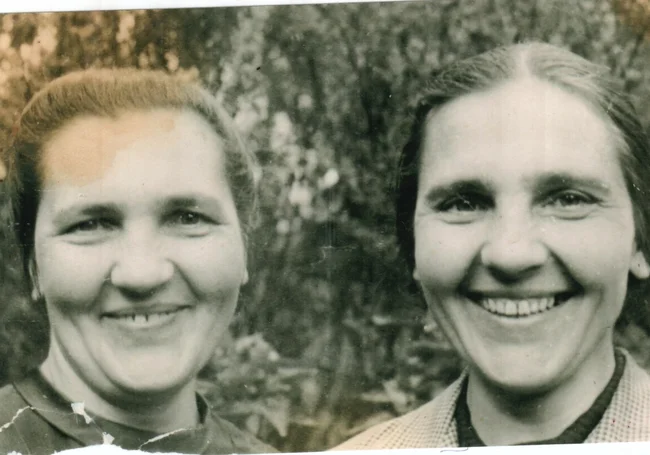 «Они стояли обнявшись. Они прощались навсегда. Им было по 95 лет...» История одной бобруйской семьи по фотографиям