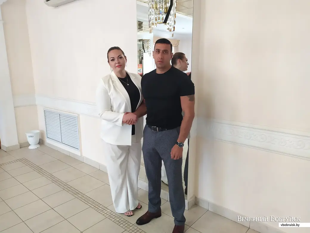 Двоюродная сестра вышла замуж Двоюродная сестра замужем за немцем, у брата жена - чистокровная еврейка". Армян