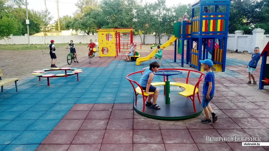 Детские игровые комплексы и площадки для улицы