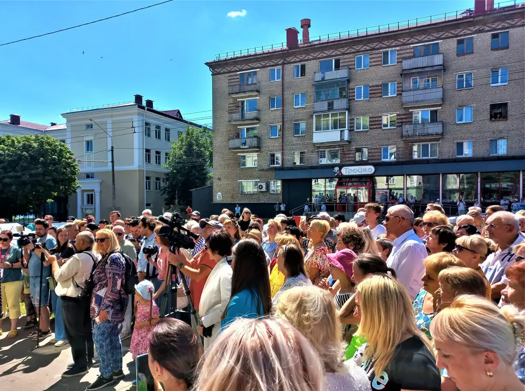 В Могилеве открыли мемориальную доску в честь Бориса Моисеева. Фото и видео  | bobruisk.ru