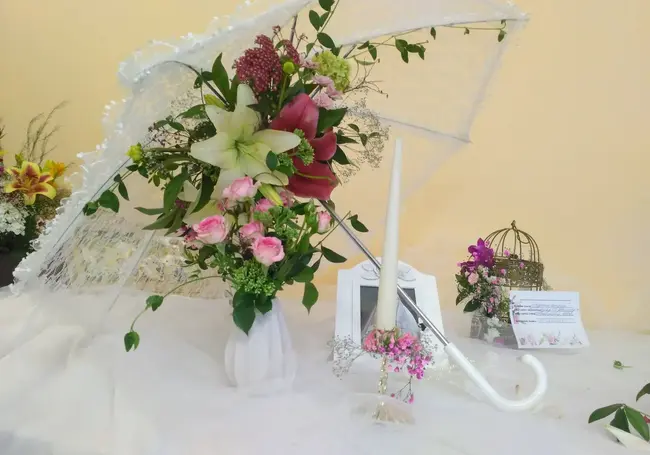 В Бобруйске проходит выставка цветочных композиций и букетов «Цветы для Святой Елисаветы»
