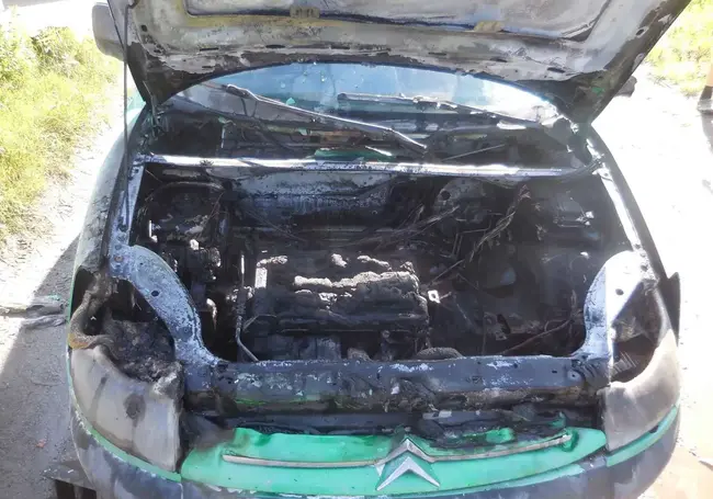 В Бобруйске горел автомобиль. Хозяин оказался на месте