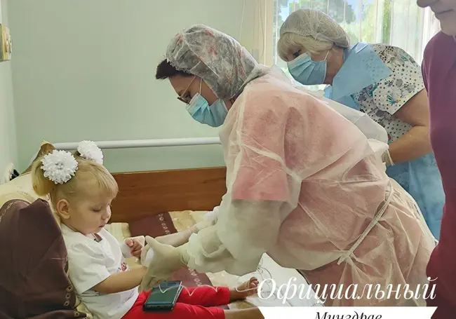 Впервые в Беларуси сразу трем малышам с СМА ввели самый дорогой препарат в мире