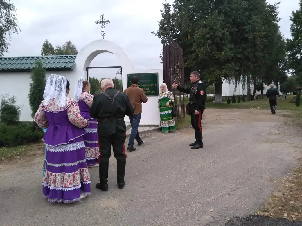 На праздновании 400-летия мужского монастыря в Орше выступил казачий  ансамбль из Бобруйска | bobruisk.ru