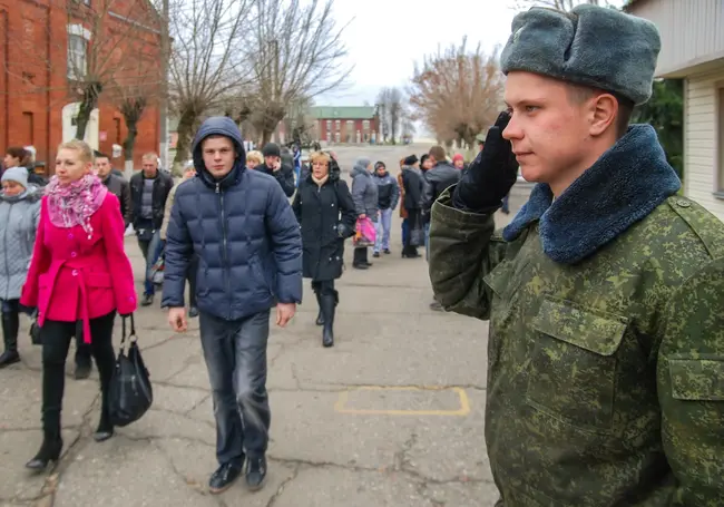 В Беларуси предложили ввести оповещение о явке в военкомат по СМС