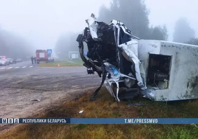 В Пружанском районе Mercedes столкнулся с автобусом MAЗ: три человека погибли, 10 пассажиров в больнице