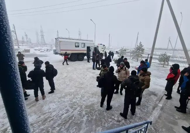 В Казахстане из снежного заноса эвакуировали 40 белорусских водителей-международников