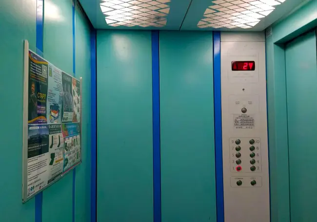 Кто разрешил разместить рекламу в лифте? Разбирались, почему это важно знать
