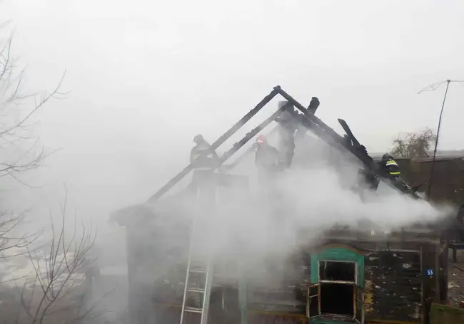 Пожар под Бобруйском оставил без крыши жилой дом