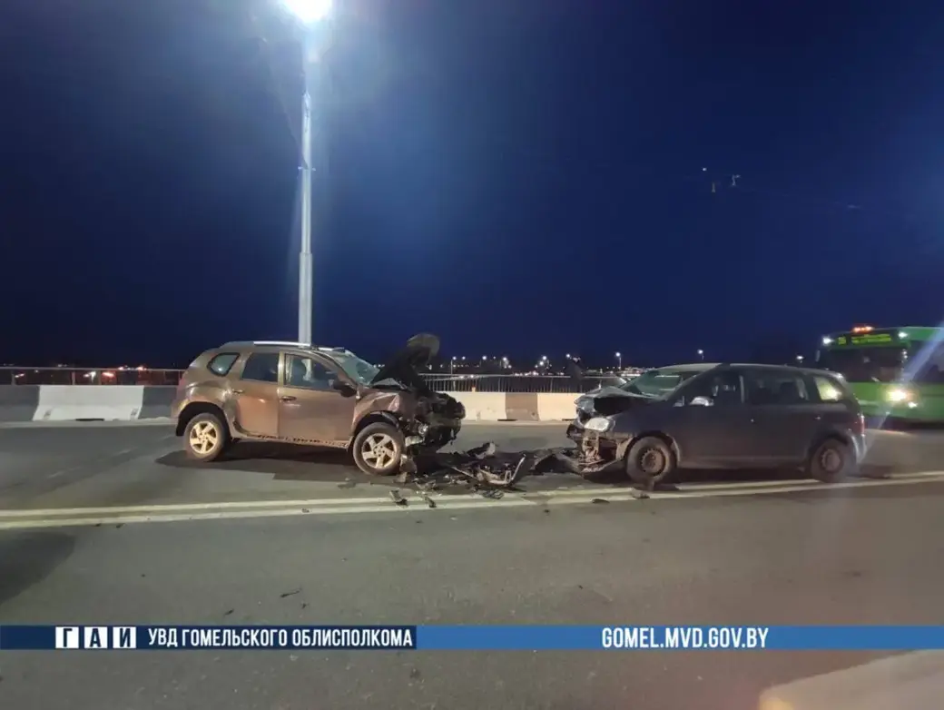 Три автомобиля и автобус столкнулись в Гомеле | bobruisk.ru