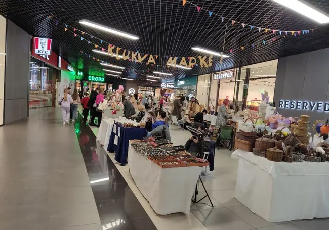 Бельгийский шоколад, шапочка-лягушка и кукла Звездочка: что можно купить на ярмарке ремесленников Klukva Маркет в Могилеве