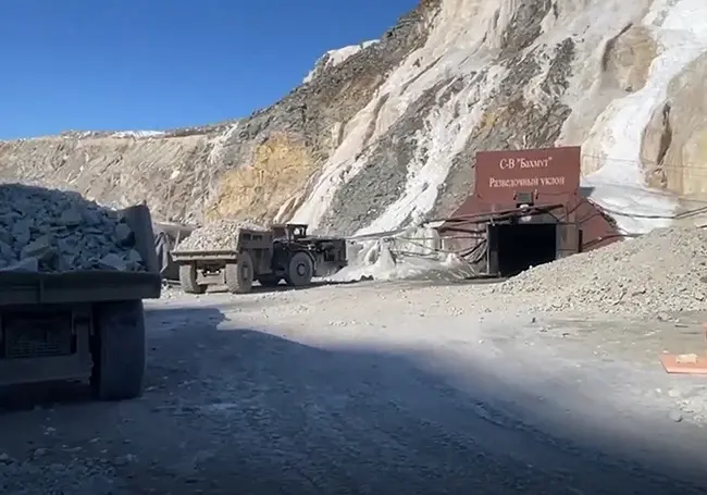 В Амурской области на руднике под завалами оказались 13 человек. СК РФ возбудил уголовное дело