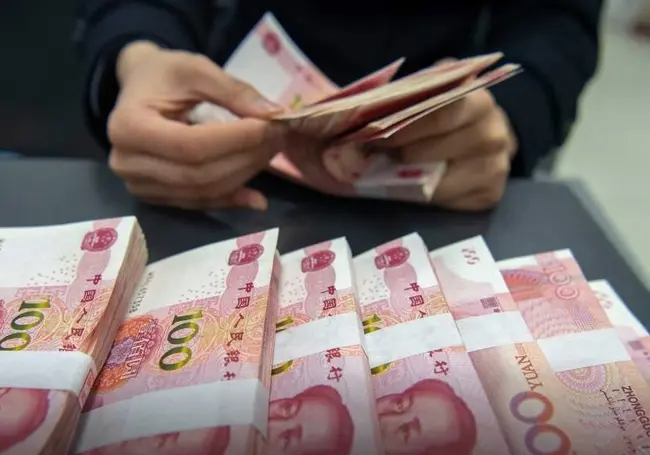 Несколько китайских банков перестали принимать платежи из России в юанях