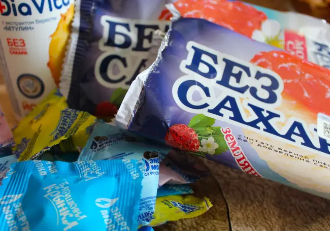 Без сахара, но с сахарозаменителем: эндокринолог рассказала, можно ли такие продукты употреблять диабетикам