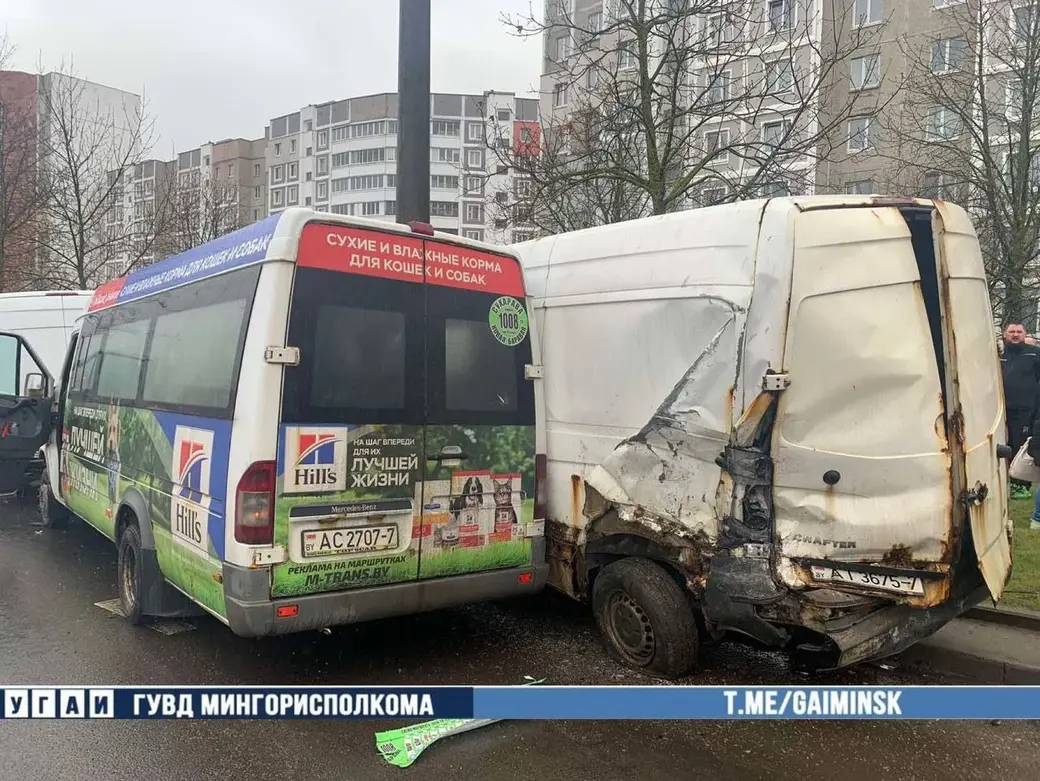 В Минске маршрутка врезалась в три автомобиля. Есть пострадавшие |  bobruisk.ru