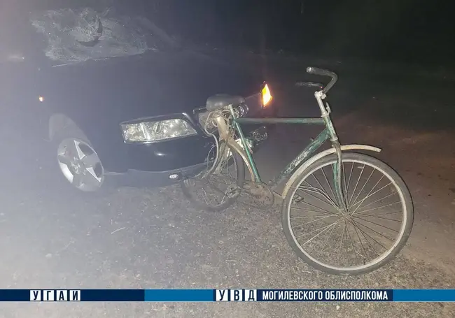 В Хотимском районе легковушка насмерть сбила 46-летнюю велосипедистку