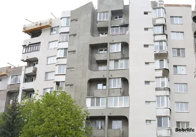 В узнаваемом доме №115 на улице Социалистической в Бобруйске идет капитальный ремонт. Фотофакт