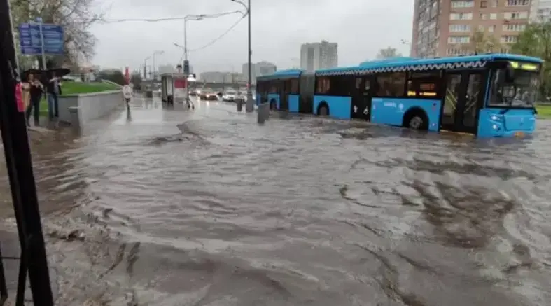 Секс на улице Москве: 2600 онлайн порно видео