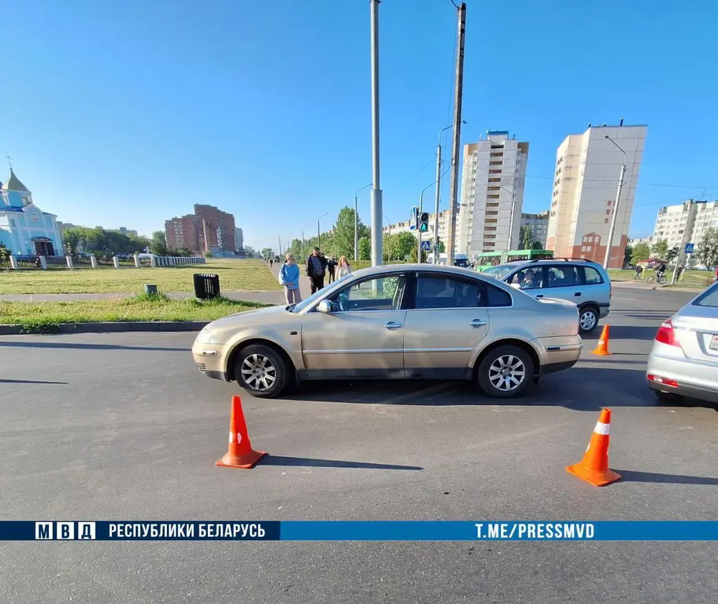 Двое детей попали под колеса автомобиля в Бобруйске | bobruisk.ru