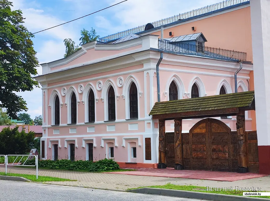 Музей в Ветке, старая усадьба в Хальче, ратуша-замок в Чечерске.  Путешествие одного дня на Гомельщину | bobruisk.ru