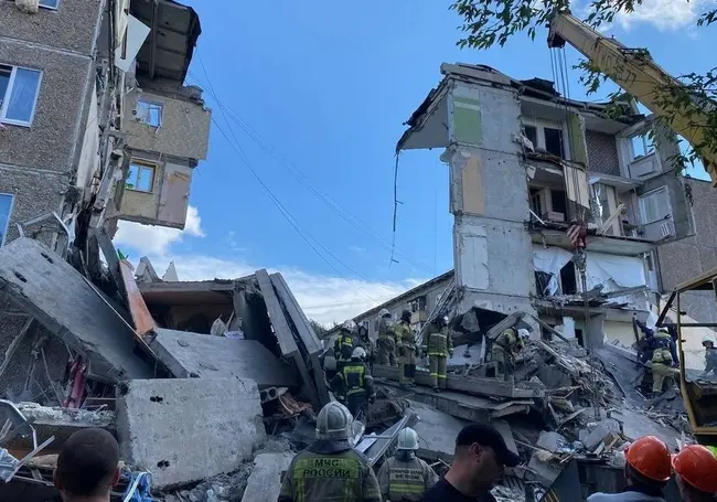 В российском Нижнем Тагиле из-за взрыва обрушились два подъезда жилого дома (дополнено)