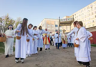 Вялікдзень у бабруйскім касцёле: Вігілія Пасхальная ў Вялікую суботу і Рэзурэкцыйная святая Імша ў Велікодную нядзелю