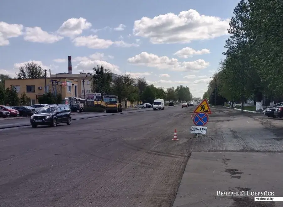 26.04.2025. Бобруйск. Текущий ремонт улицы Гоголя ведет ДСУ-16