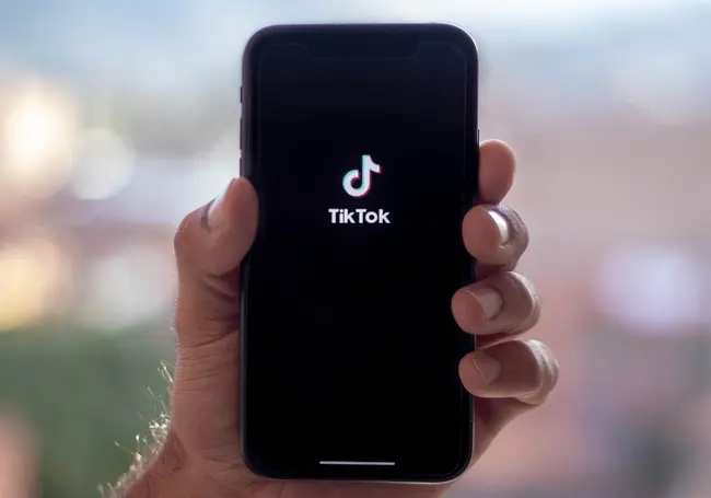 Минчанин лишился 10 тысяч рублей на подработке в TikTok. Как это произошло?