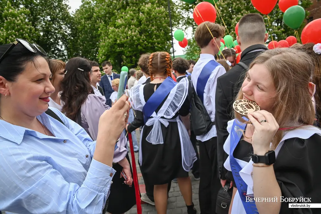 24.05.2025. Площадь Победы – площадь им. В.И.Ленина. Городской праздник «Последний звонок».