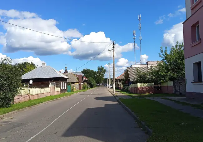 Местечко Глуск. Как бывшему хуторянину и при советском строе удавалось жить единоличником и за что на комсомольском собрании хотели исключить из школы. Ч. 23