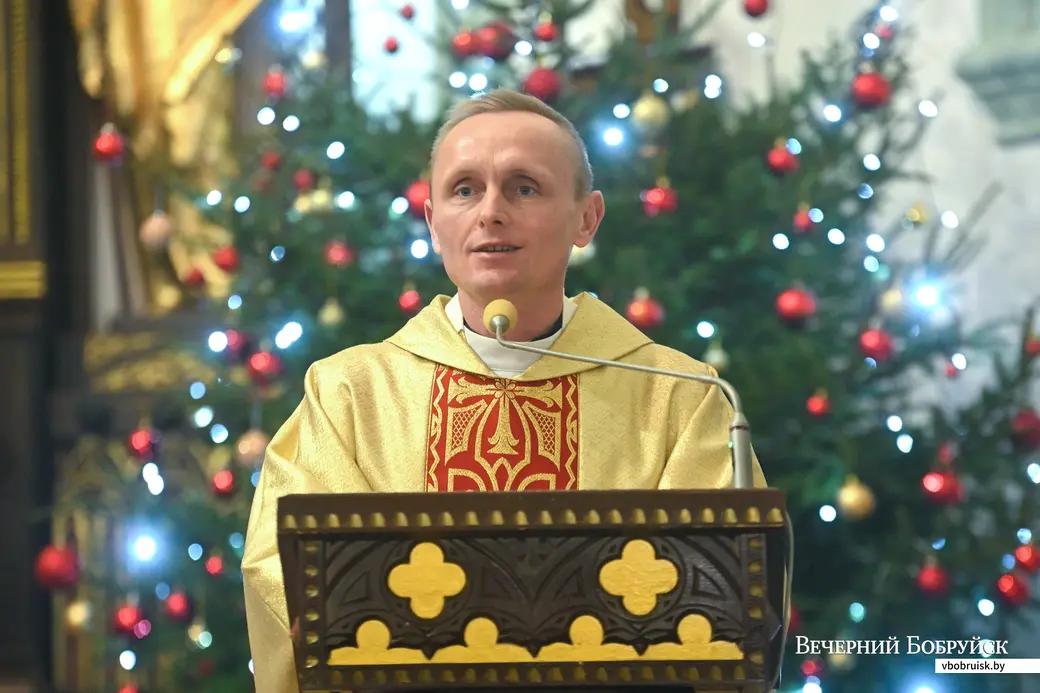 24.12.2024. Пробашч бабруйскага касцёла Беззаганнага Зачацця Найсвяцейшай Дзевы Марыі, ксёндз Андрэй Таўрук