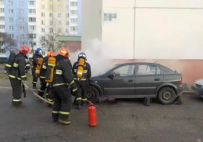На улице Западной в Бобруйске горел автомобиль