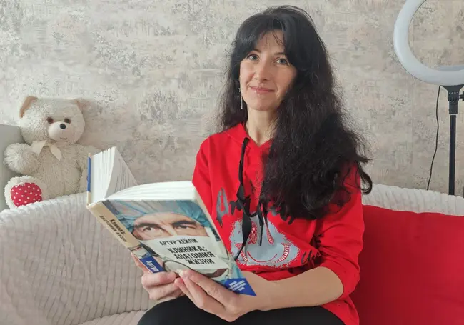 «На заводе зарплата была в разы больше, но медицина – это мое». Как бобруйчанка в 40 лет в корне изменила сферу деятельности