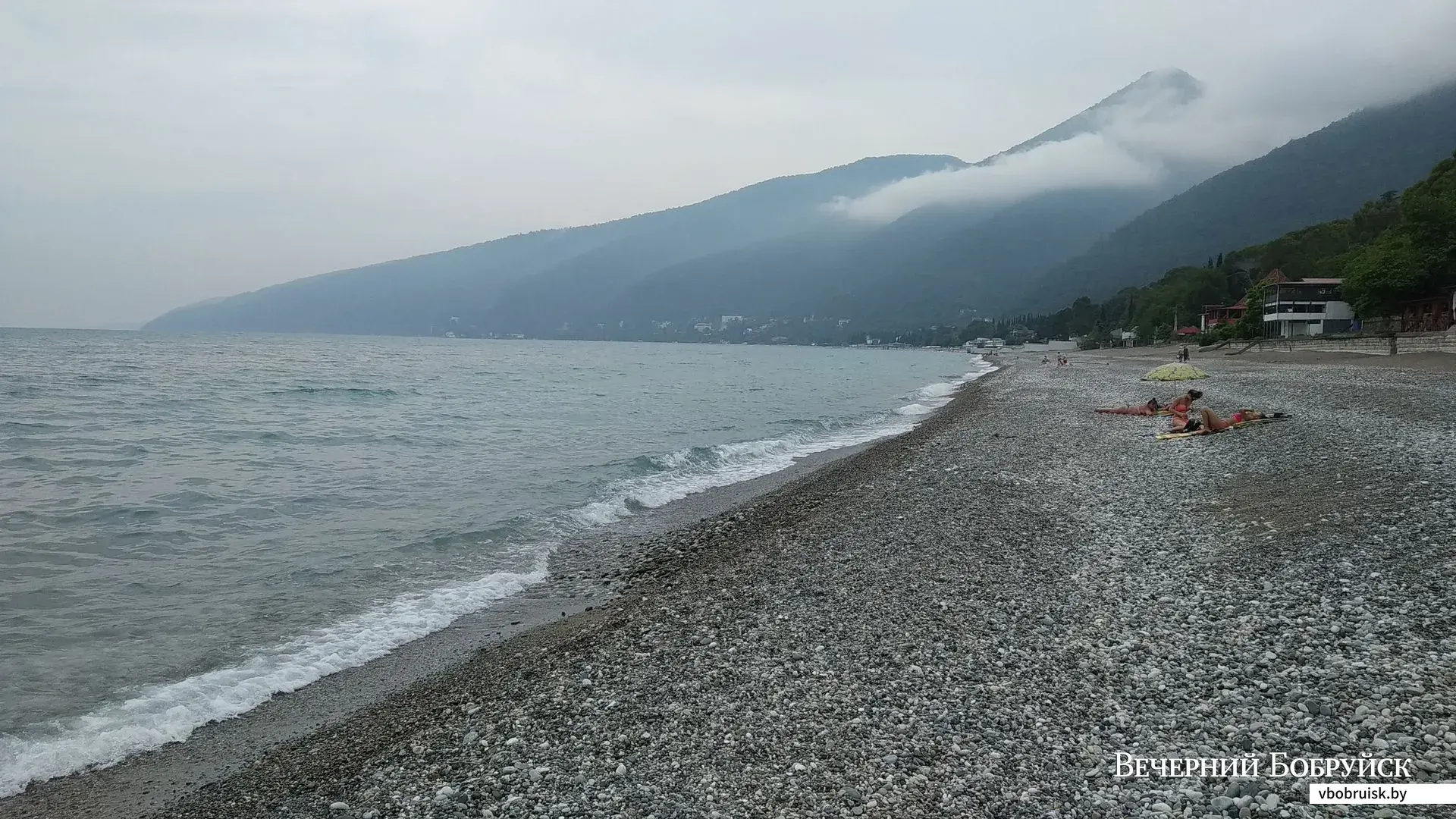 В начале июня вода была уже достаточно прогретая. Однако туристов было еще совсем немного.