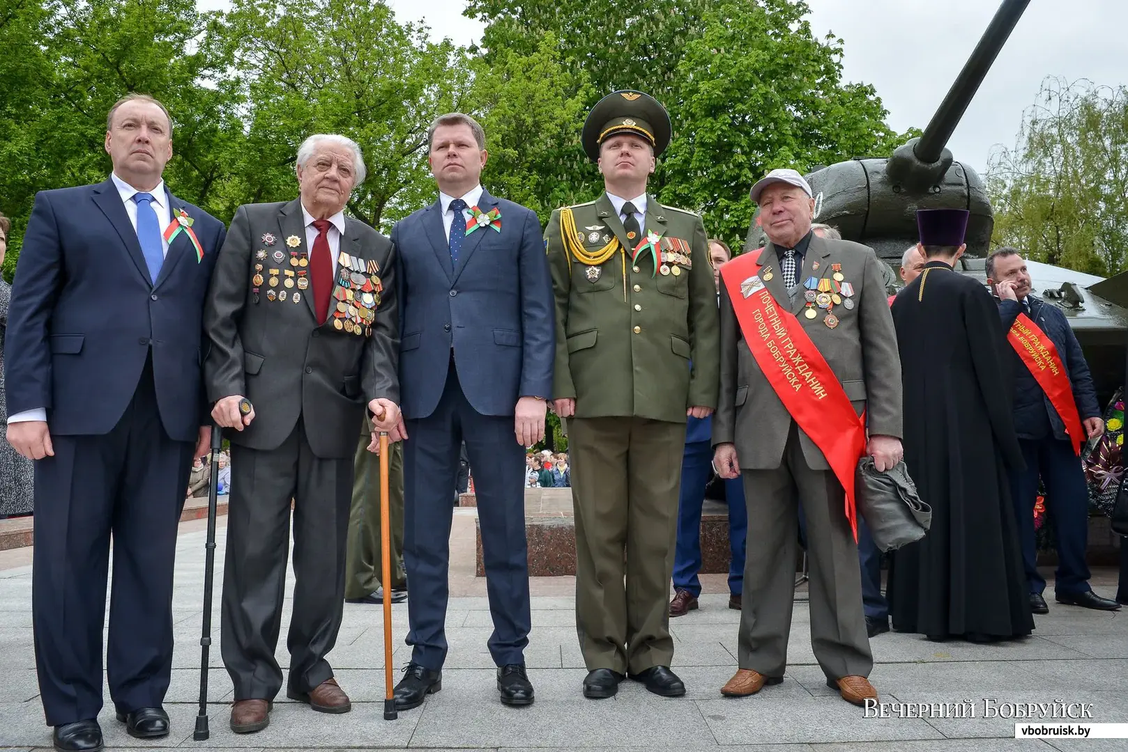 09.05.2019. 9 мая в Бобруйске. Петр Яновский (крайний справа).