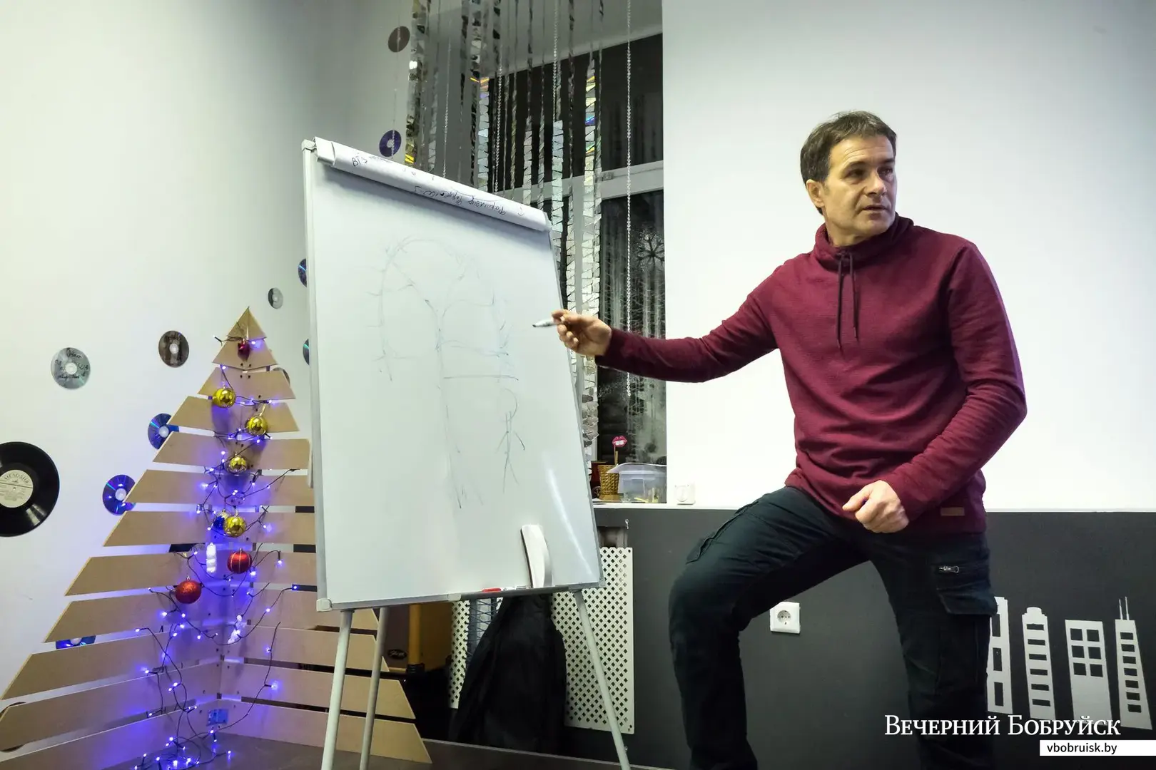 18.01.2020. Эксперт экологического товарищества «Зеленая сеть», ландшафтный архитектор Игорь Куталовский проводит лекцию в тайм-клубе.