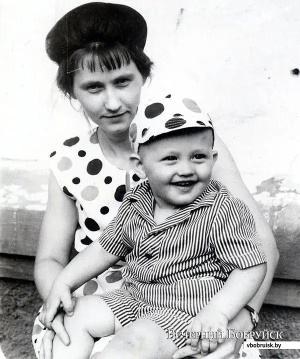 Годовалый Дима с мамой Валентиной Дмитриевной.