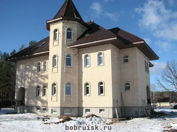 Агроусадьба крестьянско-фермерского хозяйства «Савельев С.К.», Бобруйский район, село Хорошее, 10 февраля 2011 года. Совсем скоро приезжающие смогут